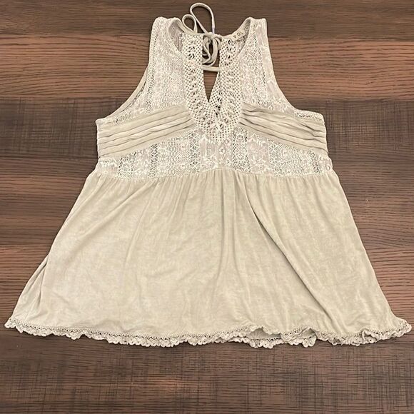POL Sage Green Lace Tank Top with Keyhole - Picture 1 of 13